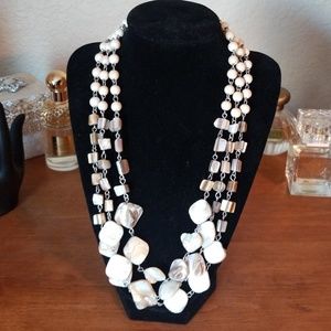 Shell and wood necklace